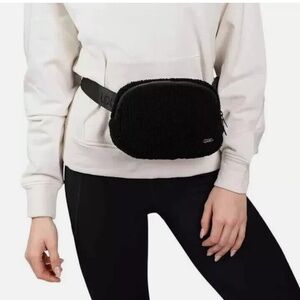 Lolë Unisex Fleece Belt Bag New
